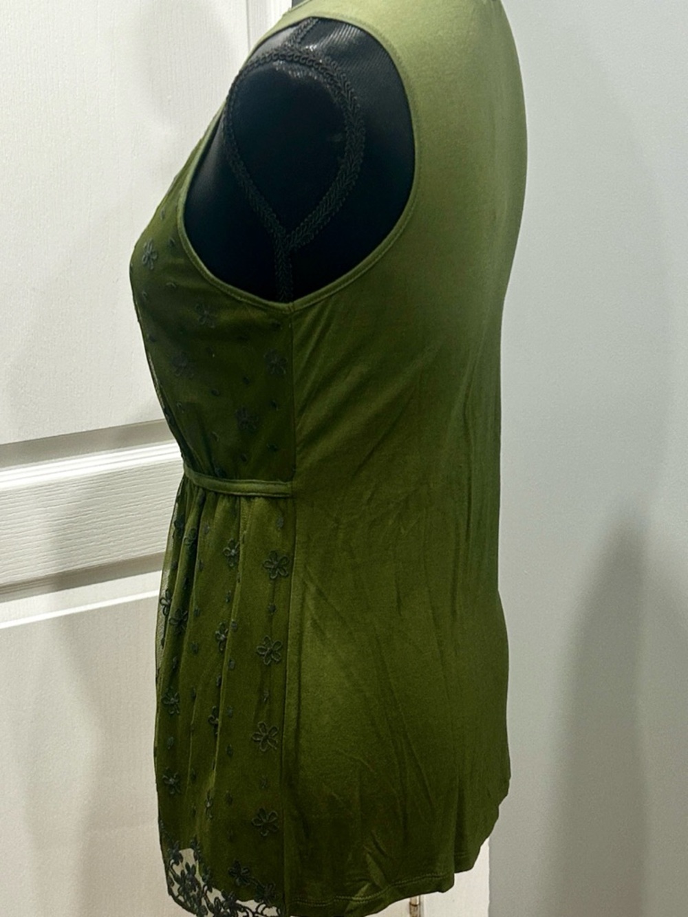 Ricki's NEW Olive Green Lace-Trim Surplice Camisole / Sleeveless Top - Picture 3 of 6